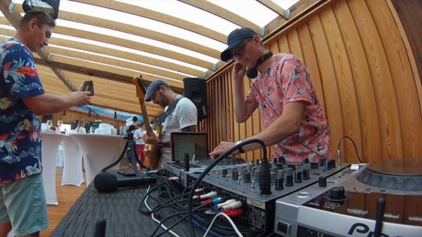 Triangle Sun - Beautiful (feat Dj - Guitar - Saxophone live edit)