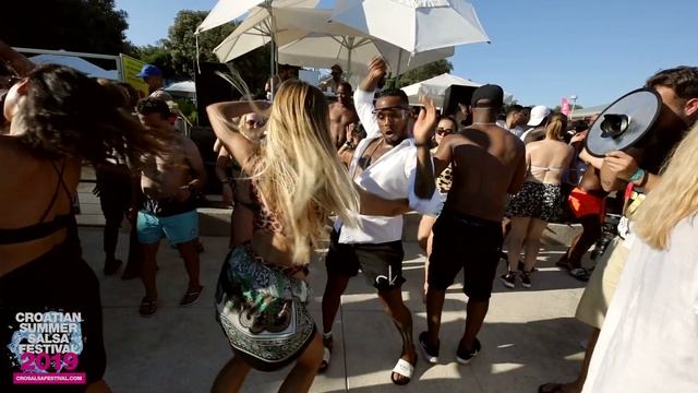 Hot summer salsa dancing - Yoandy & Alina @ Croatian Summer Salsa Festival смотреть онлайн