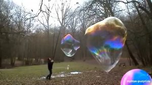 Гигантские мыльные пузыри. Раствор на mylnye-puzyri.ru