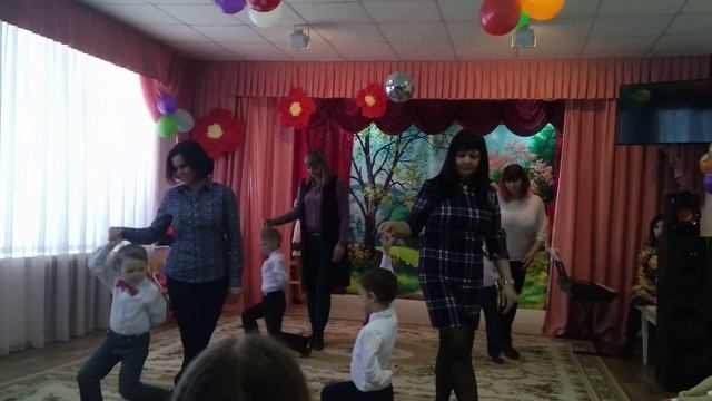 Танец Мам. Д/С 121 Саратов 6.03.18 смотреть онлайн