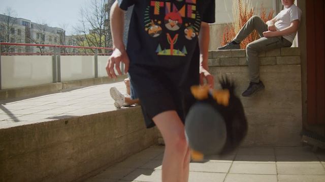 Getting Active with Angry Birds | Parkour & Trick Shots смотреть онлайн