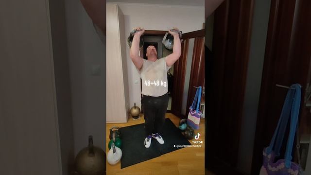 Рывок из строгой стойки гирь 48+48 кг смотреть онлайн