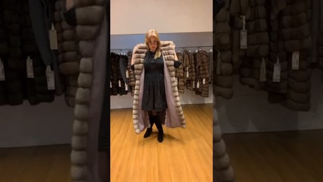 Показ Новой коллекции шуб из соболя в Италии Милане:(+39)3341694865 смотреть онлайн