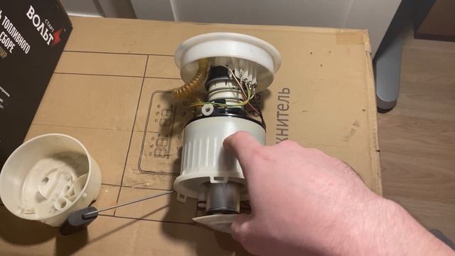 Бензонасос Форд Фокус - ремонт и замена за 30 минут