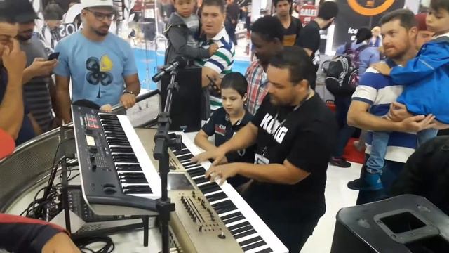 KORG GOLD 88 & KORG KROSS 2 смотреть онлайн