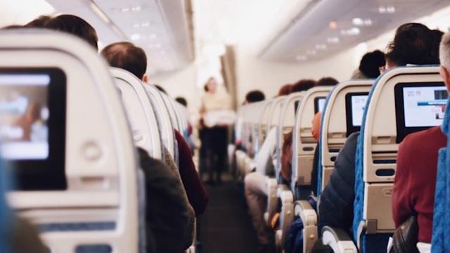 Почему кресла в самолёте синего цвета смотреть онлайн