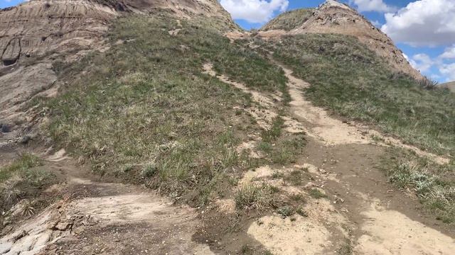 КАНАДА ВЛОГ | Карантин В КАНАДЕ Заканчивается Hoodoos Trail Бесплодные земли смотреть онлайн