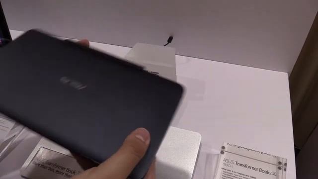Asus Transformer Book T90 Chi Hands On [English] смотреть онлайн