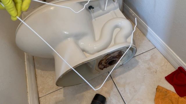 How to remove a toy out of a toilet смотреть онлайн