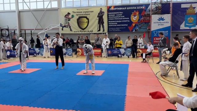 Интервью сэнсэя Алексея Чернова, 3 дан, с Первенства Астраханской области по карате киокушинкай. смотреть онлайн