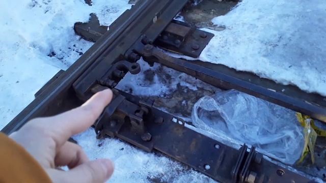 Металлобаза. Кран ГПК-5 и козловой кран. смотреть онлайн