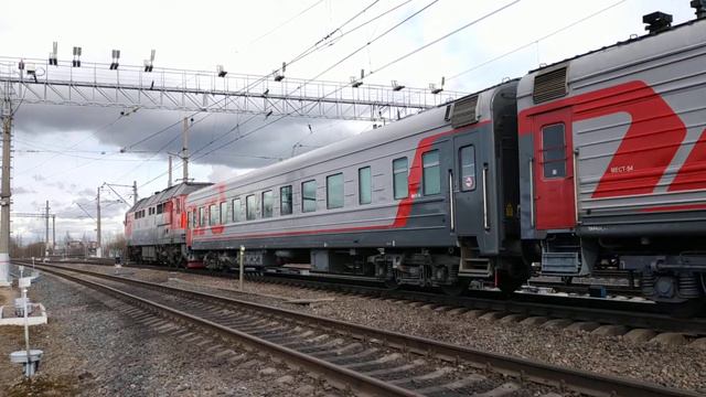 Тепловоз ТЭП70-0219 отправляется от Ладожского вокзала, г. Санкт-Петербург, 02.04.2021г. смотреть онлайн