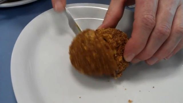 Runny Egg First Cut смотреть онлайн