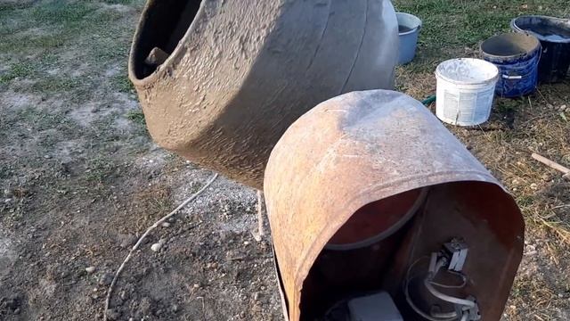 Betonkeverő működés közben - Betonkeverő смотреть онлайн