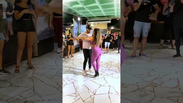 JORGE SOLOHAGA Y GISELLE DAIANA | "Me gusta" Dani J | BACHATA SENSUAL 2023 смотреть онлайн