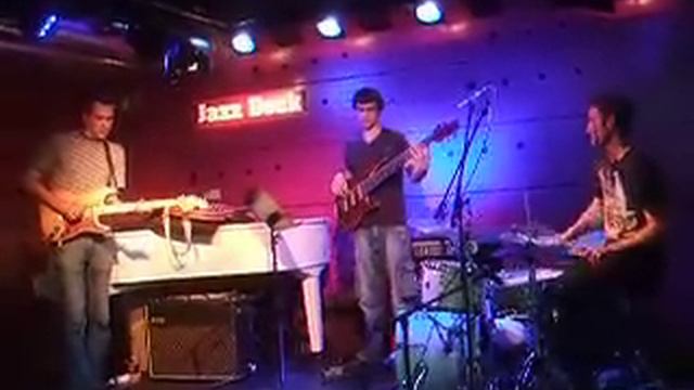 Jiří Šimek Trio Davis medley смотреть онлайн