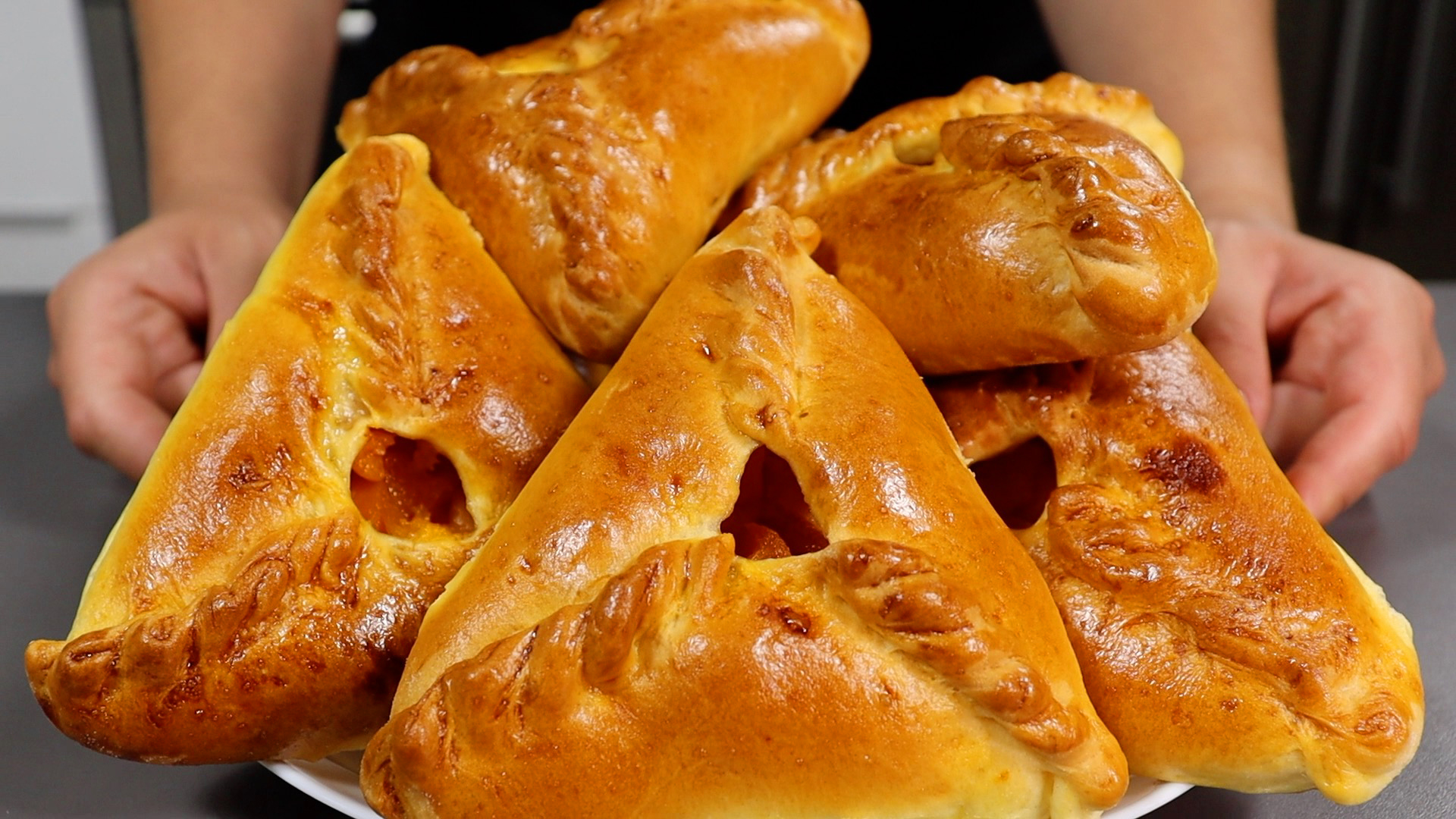 Лучшее тесто для пирожков: НЕ мокнет, НЕ лопается, Нежное! ПИРОЖКИ С АБРИКОСАМИ смотреть онлайн