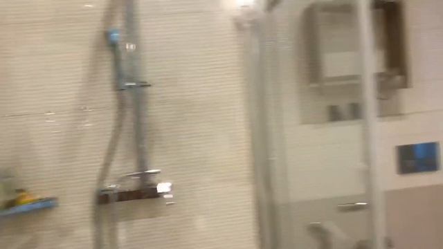 Ванная комната в серобежевом тоне смотреть онлайн