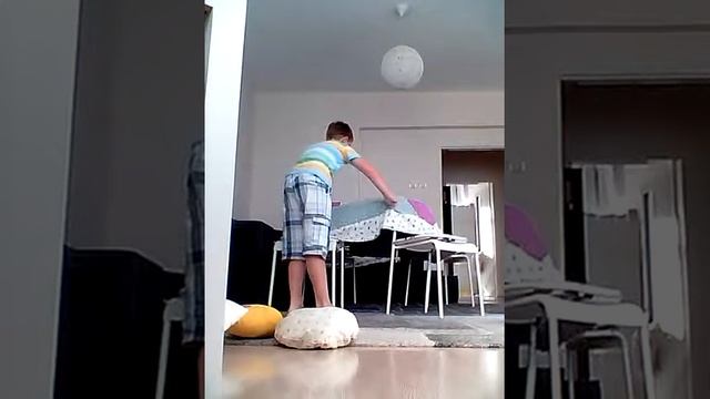 Делаем дом из одеяла смотреть онлайн