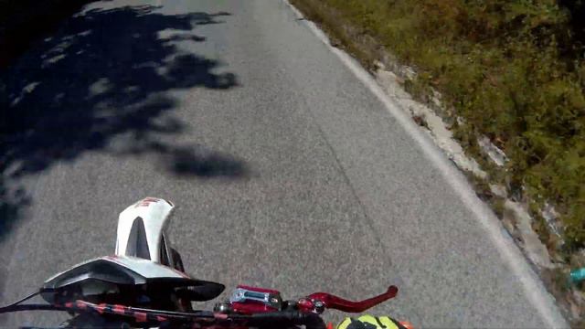 50 vs 125 4t || Ktm Duke vs beta top nero || #1 смотреть онлайн