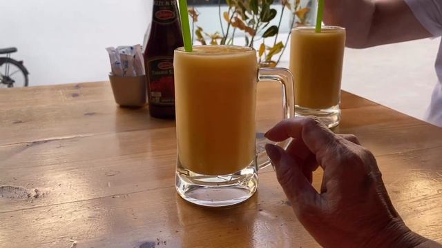 Чем кормят на Мальдивах! Уезжаем! смотреть онлайн