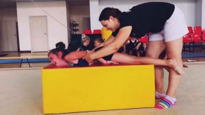 Растяжка в художественной гимнастике 00