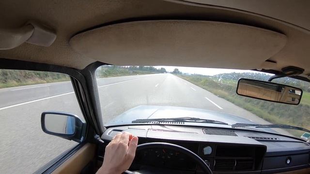 Balade en Volvo 240 GL B200E de 1988 смотреть онлайн