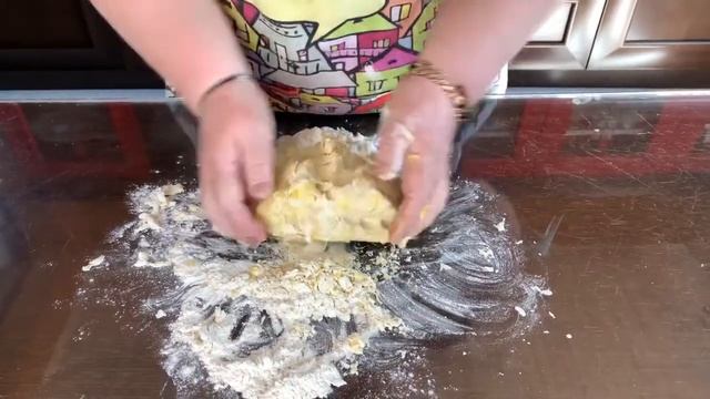 Пельмени с рыбой, запечённые в горшочках смотреть онлайн
