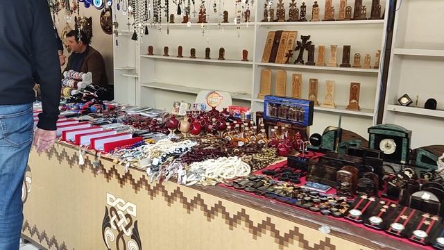 Ереван, гуляем по вернисажу смотреть онлайн