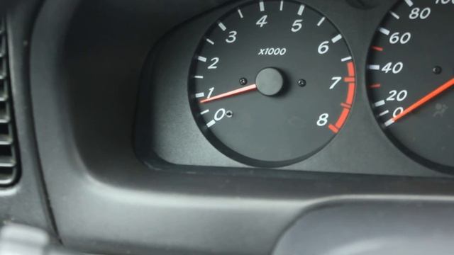 Nissan Almera 1,5 N16 [2000] - плавают обороты смотреть онлайн