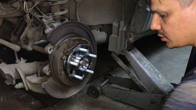 Замена задней ступичной пары Хонда СРВ. Replacement of the rear hub bearing Honda CRV. смотреть онлайн