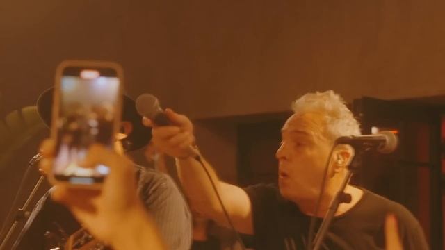 Hombres G, Morat - El ataque de las chicas cocodrilo (Lyric video) смотреть онлайн