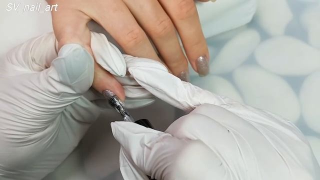 Платиновые ногти с хрустальным серебряным бликом / Маникюр на модели / Beautilux 9D Platinum Cat. смотреть онлайн