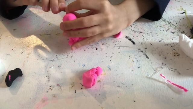 Лепим из воздушного пластилина единорога смотреть онлайн