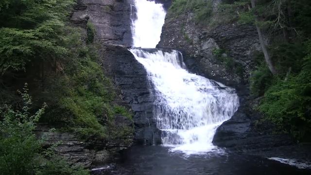 Громкий звук водопада. Белый шум для учебы, занятий йогой, расслабления и сна. Звуки воды. смотреть онлайн