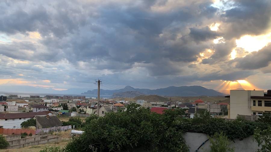 По Крыму пешком. Меганом. Таврида-Арт. Пляжи и новая набережная. Заброшенный теплоход смотреть онлайн