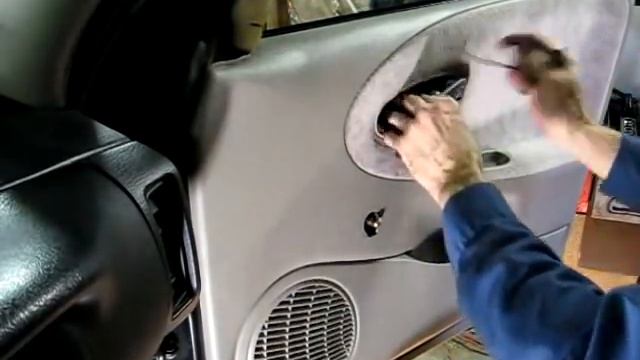 Inner Door Panel Removal смотреть онлайн
