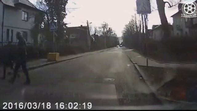 Обгон на Белинского. Калининград. 18 марта 2016 года