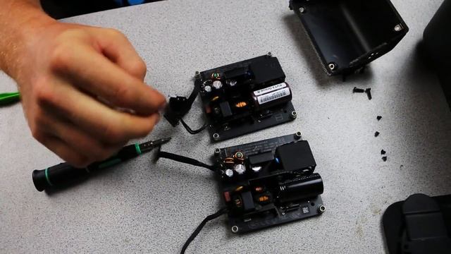 How to take Apart an Apple Extreme Router & Replace Power Supply смотреть онлайн