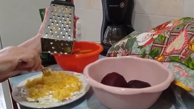 85 / Готовлю салаты к 8 марта, и делаю тефтели смотреть онлайн