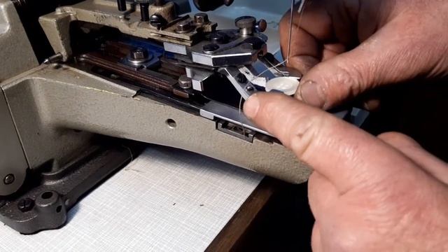Juki BM 373 пуговица 4 отверстия смотреть онлайн