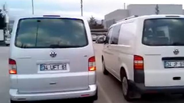 VOLKSWAGEN CARAVELLE 2.5 TDI 130 PS COMFORTLINE смотреть онлайн