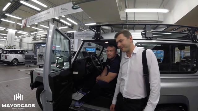 Defender 90. Выдача а/м клиенту. MAYORCARS - автомобильное агентство смотреть онлайн