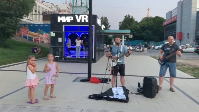 Кавер на Чиж в центре Ижевска смотреть онлайн