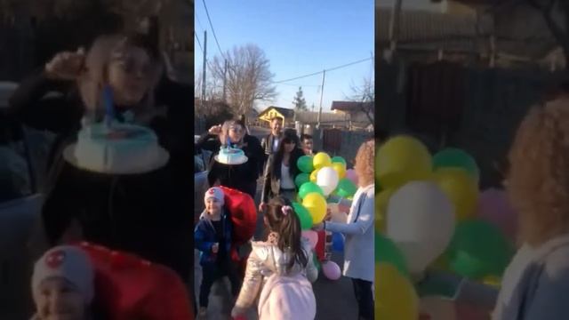 День рождения у братика. Леше 2 года. смотреть онлайн