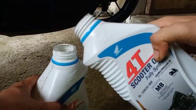 How To Change Oil HONDA CLICK | HONDA CLICK 125I | Fully Synthetic | Quick Tutorial