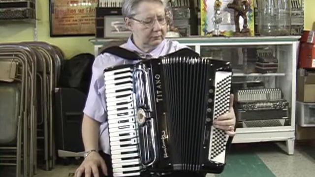 Accordion for sale #134 Titano Grand - L-M-H (Free Bass) $2650. смотреть онлайн