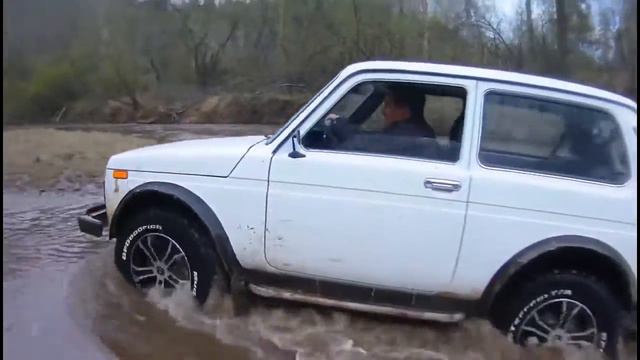 Mercedes Gelandewagen UAZ Hunter Lada Niva 4x4 Off road Test смотреть онлайн