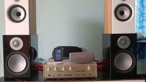 Monitor Audio Silver 100 with Accuphase E-204