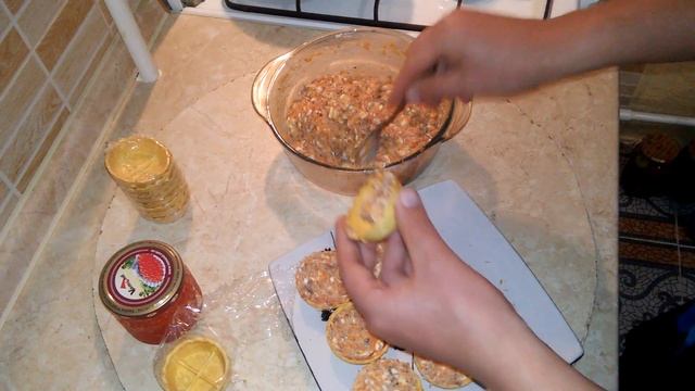 Закуска на Новогодний стол с селедочки под водочку)))